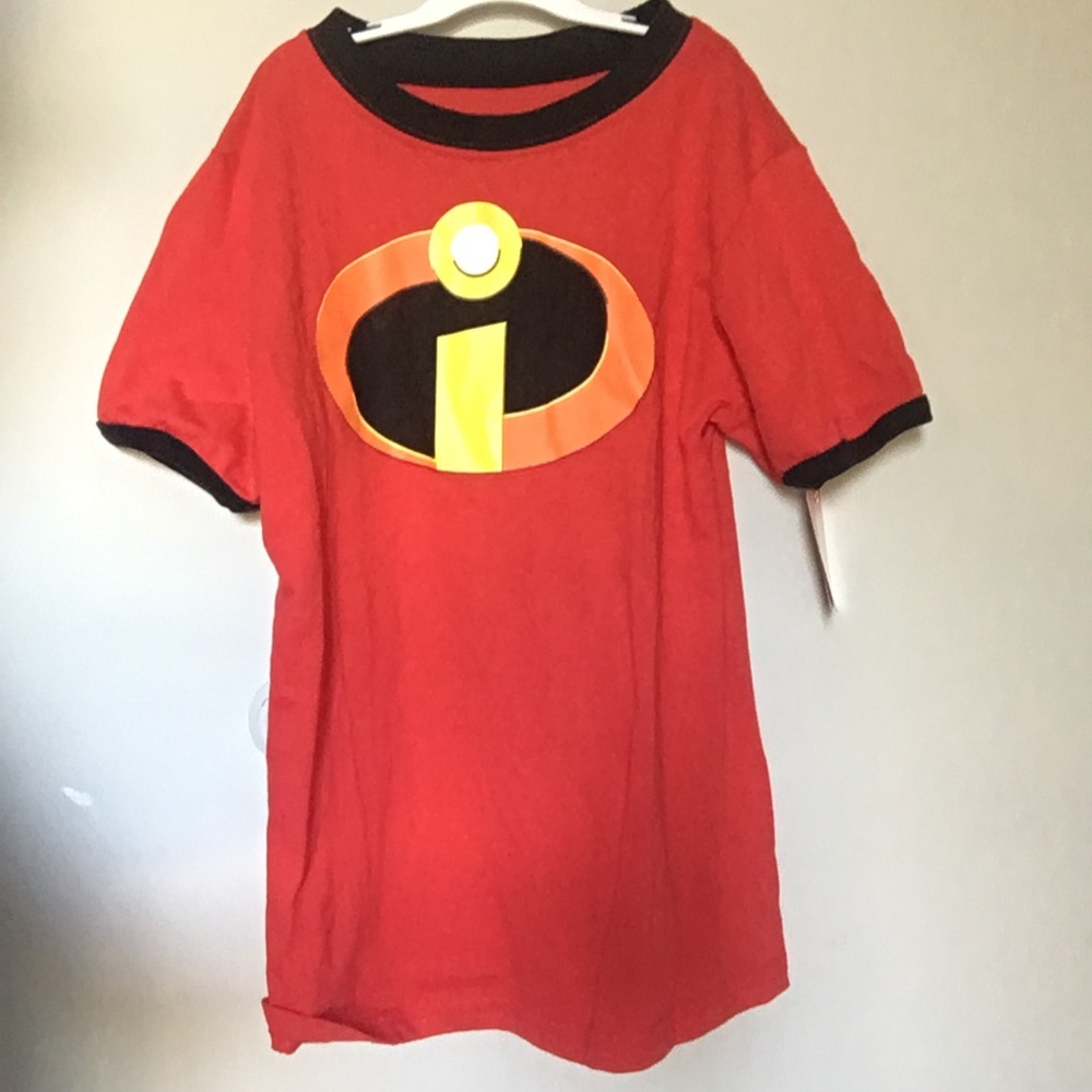 Incredible 🐢 Disney T-shirt Red and Black size: S